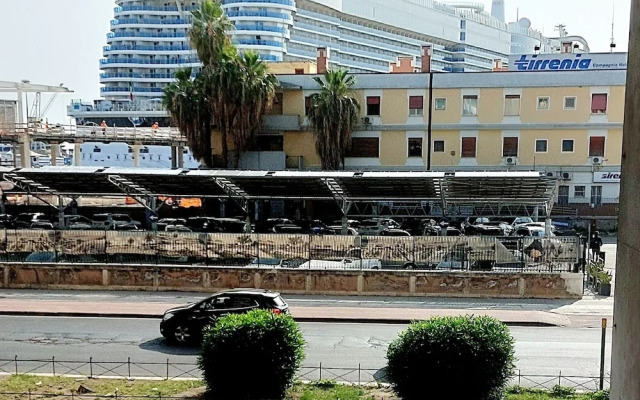 Un Passo Dal Porto