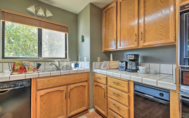 Cozy Groveland Townhome, Day Trip to Yosemite