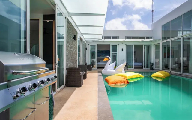 Sky - 4BR Private Villa in Phuket