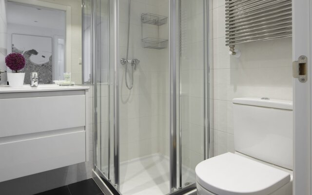 Gladys Attic Apartment by FeelFree Rentals