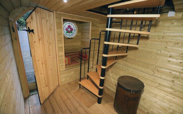 Hapus Yurt - Two Beautiful Yurts and Barn Cottage