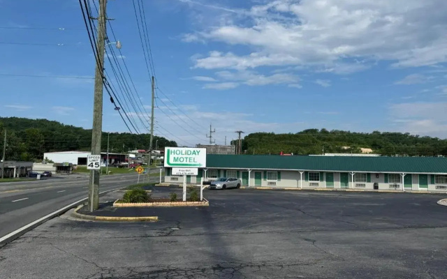 Holiday Motel by Belvilla Cleveland, TN