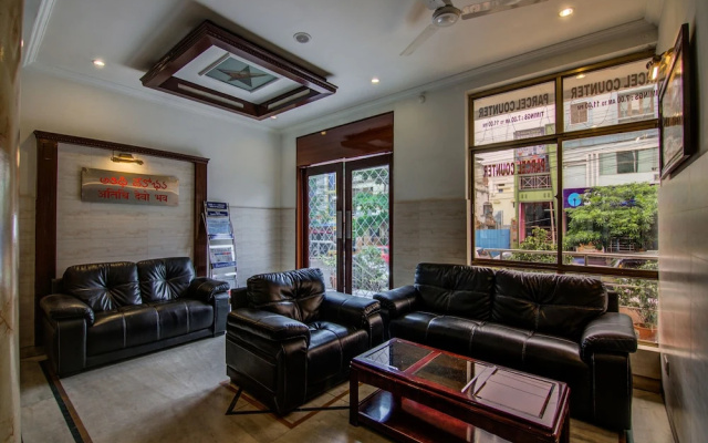 OYO 14670 Saaket Residency