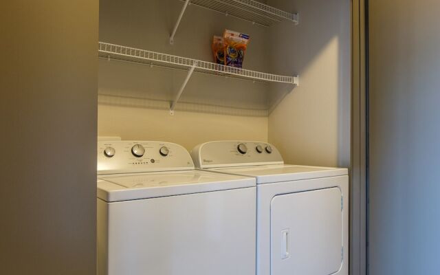 FRONTDESK 5755 Hermann Park Apts Downtown Houston