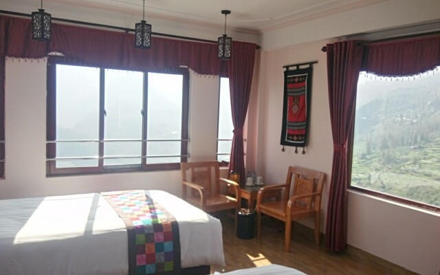 Black H'mong View Hotel