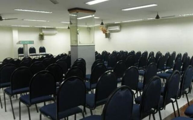 OYO Townhouse 142 Vadapalani