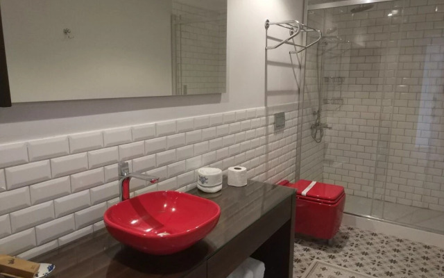 Otel Naturla Göl Evi