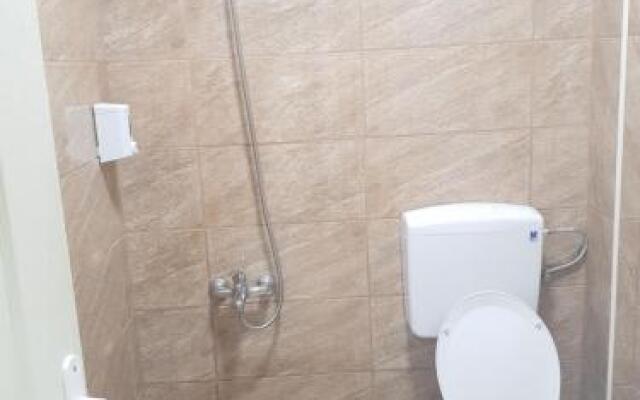 Apartments & rooms Left River