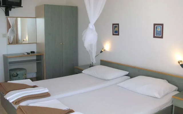Hotel and Apartments Vila 4m