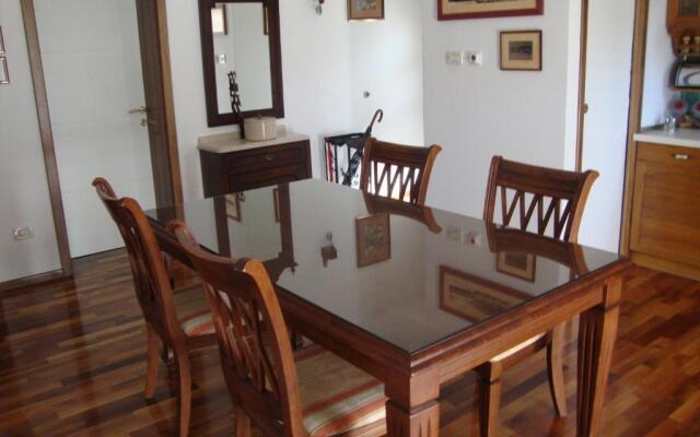 Longo Apartment