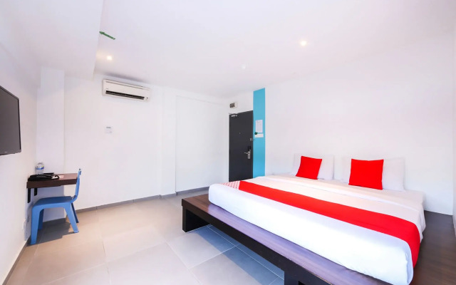 OYO 246 Link Inn (Sanitized Stay)