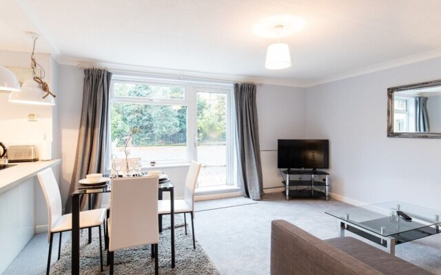 2-bedroom Apartment Woodgrange Court