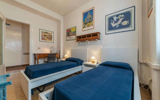 Roomy and Bright Apartment with Terrace