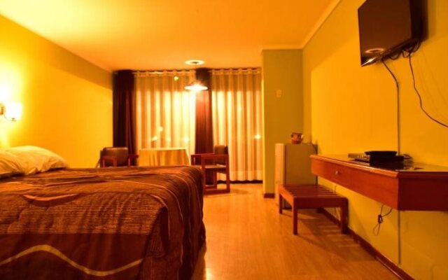 Hotel Holiday Suites