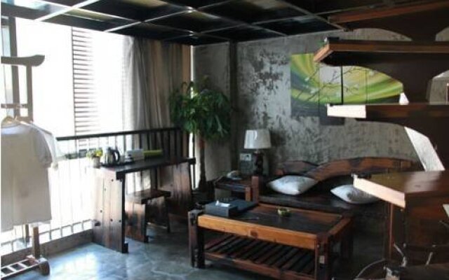 Langqiao Station Hotel - Yangshuo
