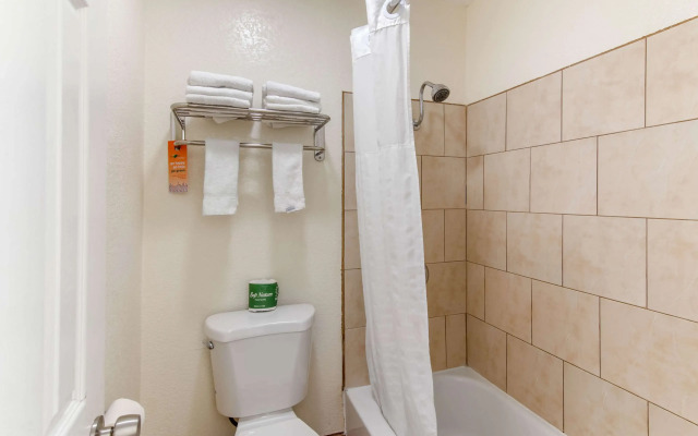 Howard Johnson Suites by Wyndham San Diego Chula Vista/BayFt