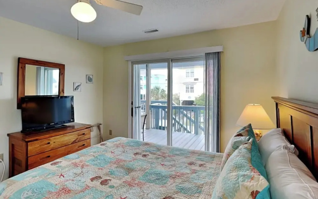 Happy Days by Topsail Realty