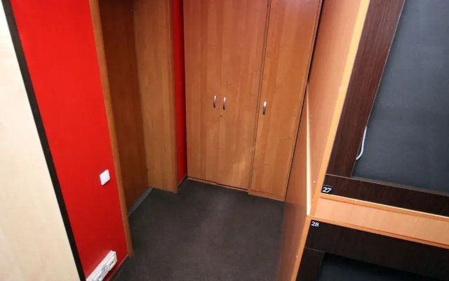 Homebox Capsule Hotel - Hotel in Moskva - Photo 3