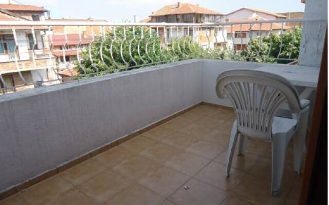 White Rose Family Hotel