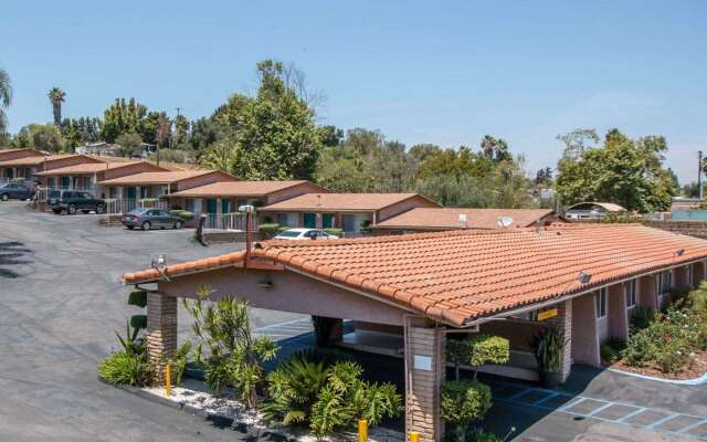 Rodeway Inn Fallbrook Downtown