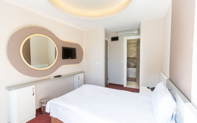 IS Hotel