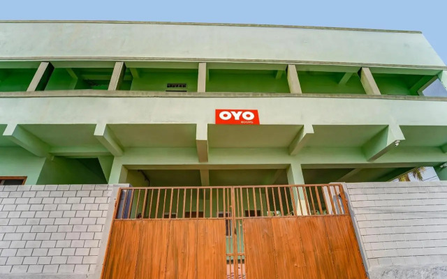 OYO Flagship 703776 Cruze Residency
