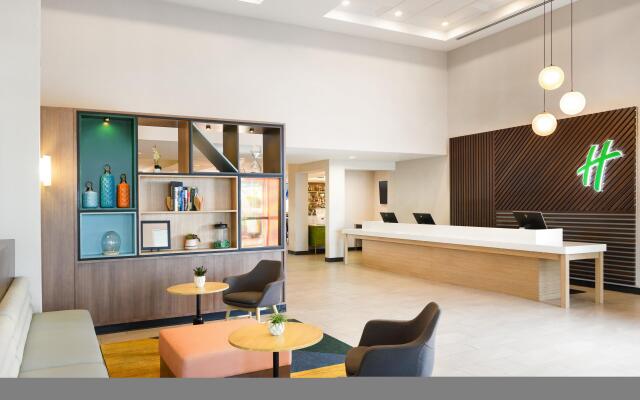 Holiday Inn & Suites Oakland Airport by IHG