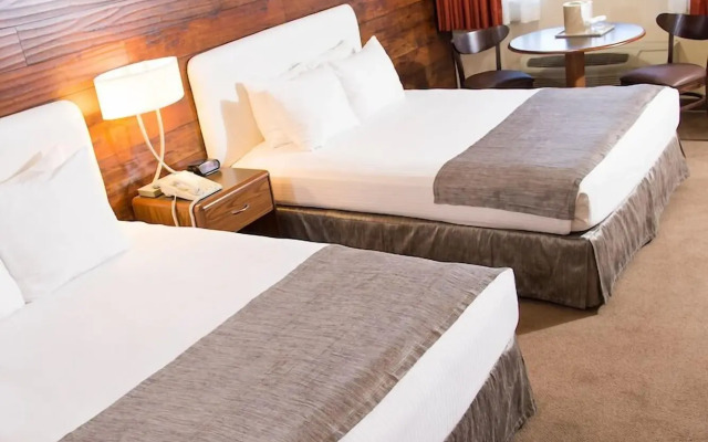 Carson Valley Motor Lodge & Suites