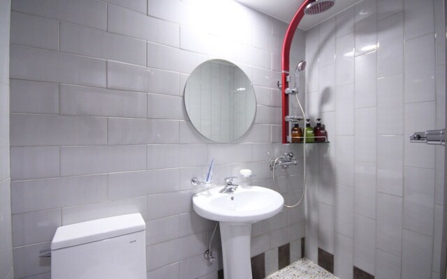 Busan Jangjeon-dong Oops