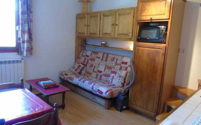 Lou Services Apartment CHAR11 LSI 001