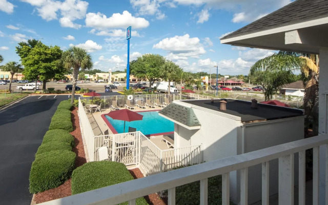 Motel 6 Lakeland, FL