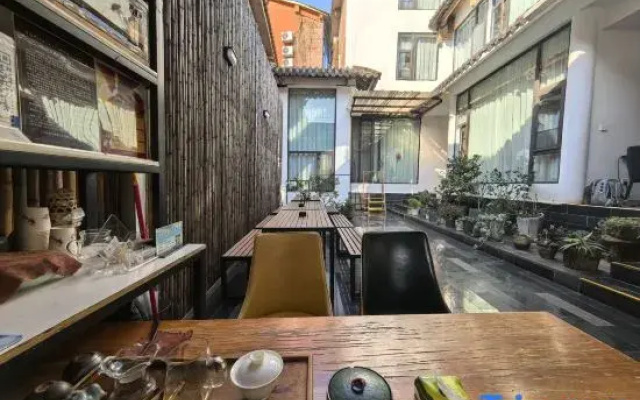 Pu zhe hei he mu Xiao Zhu min su