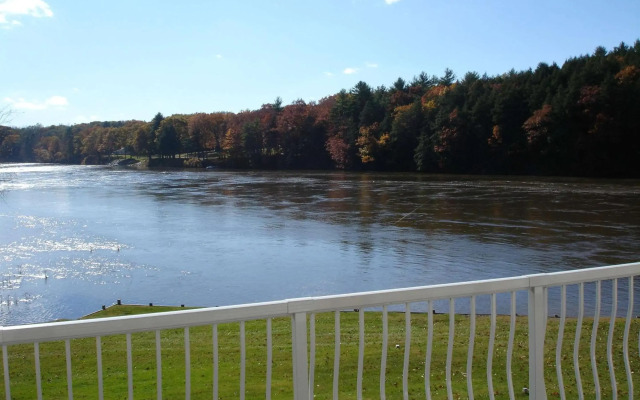 Riverside Hotel, Ascend Hotel Collection