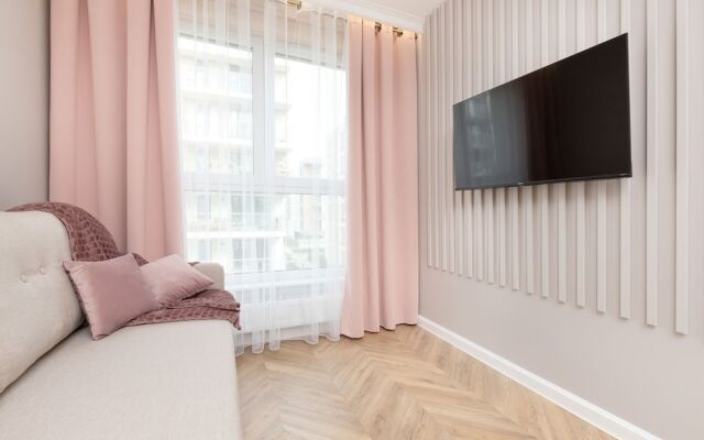 Studio With Bathub in Gdansk by Renters