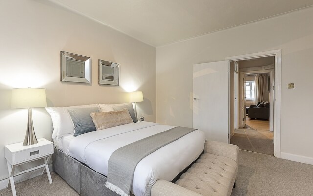 Imperial Suite in Swiss Cottage