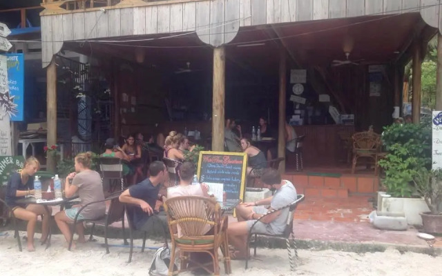 White Rose Guesthouse