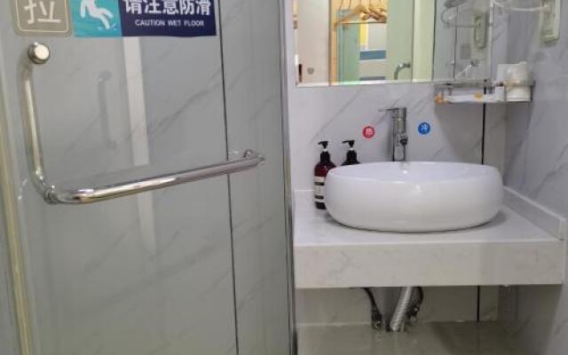 7 Days Inn Changsha Houjia Tangyali Middle School Branch