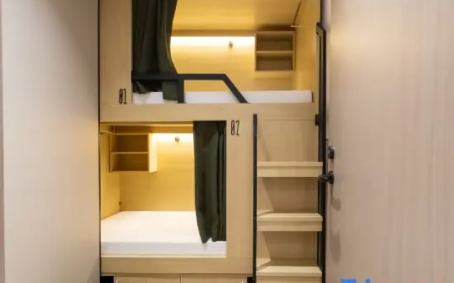 ZaiRenhai Youth Apartment