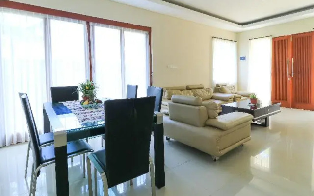 Royal Majesty Villas Jimbaran by ZUZU