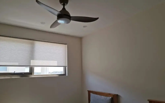 Serviced Waterfront Whole Villa Sydney