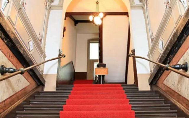 Hotel - Pension Cortina