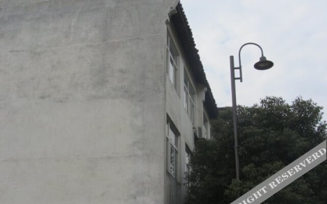 Wuzhen Yuexia Inn