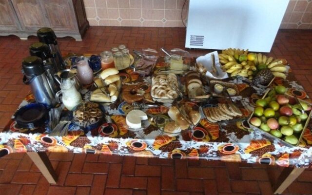 Hotel Cristo Rei 611