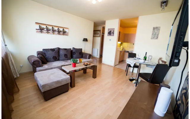 Arpad Bridge Apartments