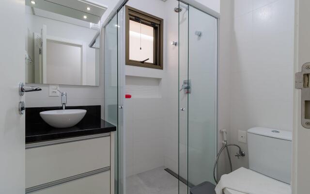 Apto luxuoso a 230m da praia de Jurerê VJE301