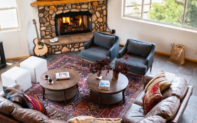 Golden Oak Rd - Moonridge