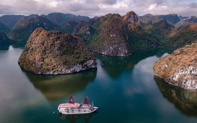 Heritage Line Ginger Cruise – Ha Long Bay & Lan Ha Bay