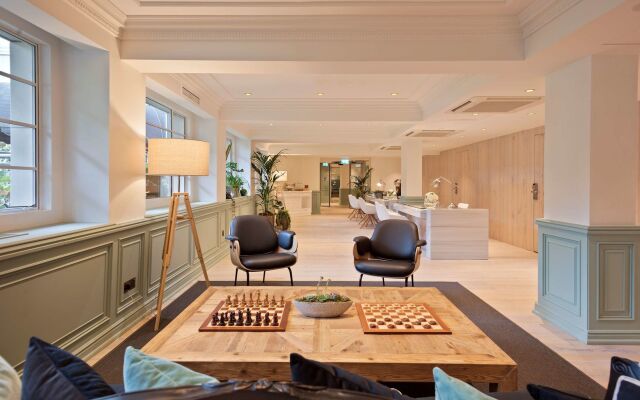 Melia White House Apartments