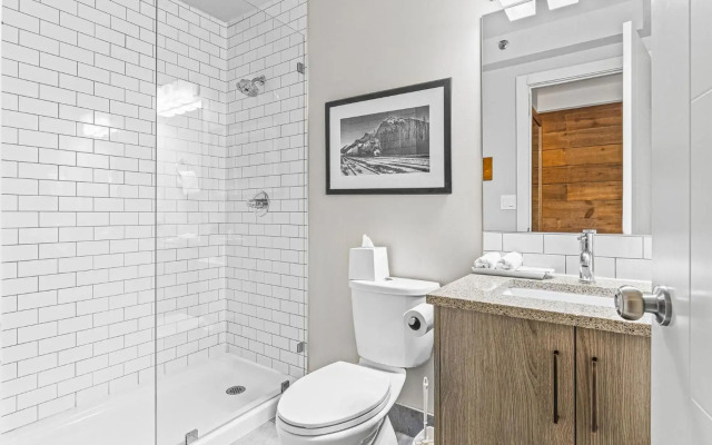 Basecamp Lodge Canmore