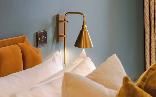 Waterside Living I Luxe Apartments